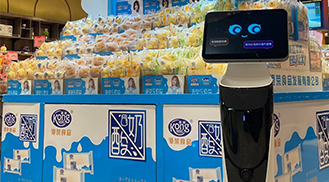 AMB-MINI迎宾导购机器人在超市工作